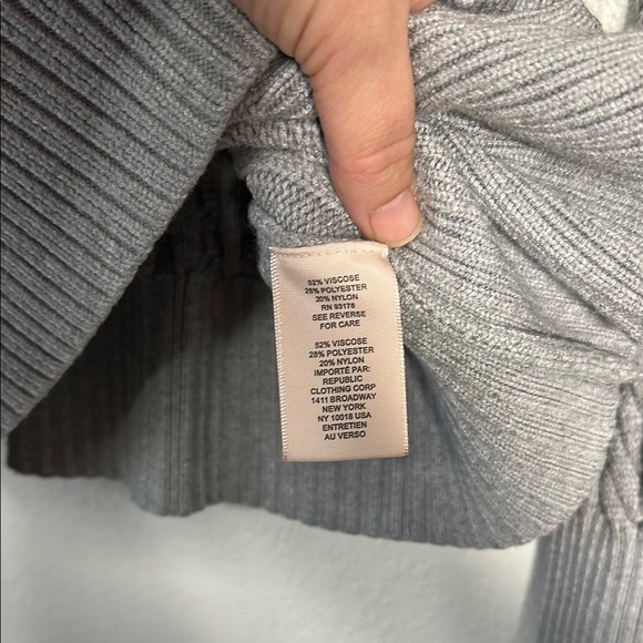Philosophy Gray Cable Knit Sweater Small - Picture 6 of 6